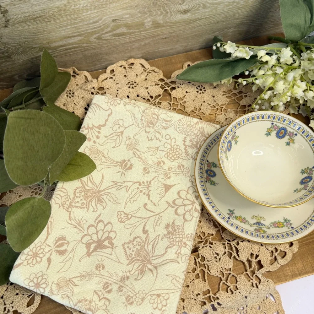 Noble Excellence Floral Toile Cotton Napkins Set 4 Tan Cream Vintage Style NWOT